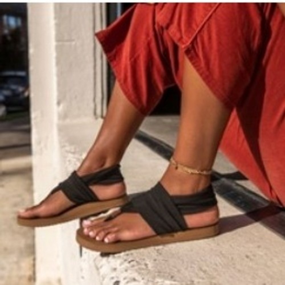 Sanuk Womens Sling Sandal Black Sz 8 Yoga Mat Footbed Stretch Strap Summer Slide